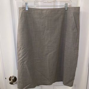 Stretch wool pencil skirt